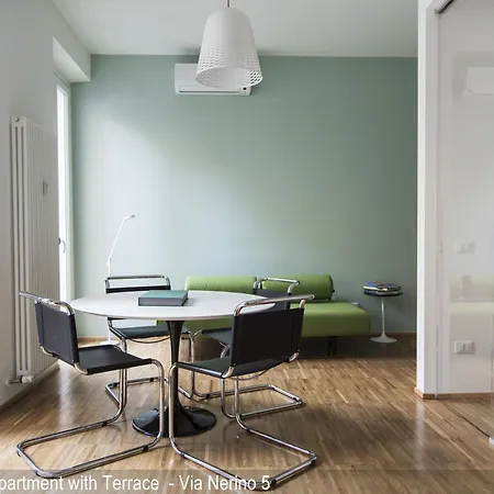 Apartament Brera In Center Mediolan