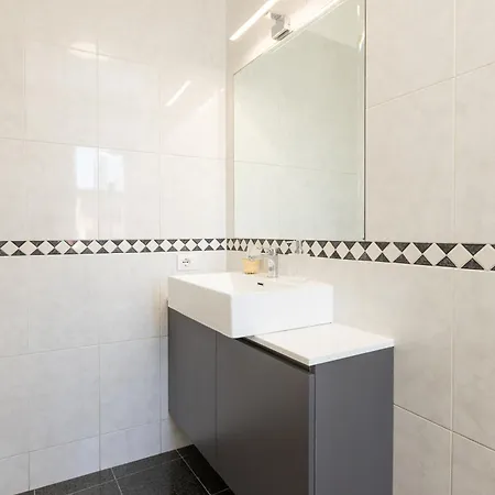 Design And Fashion - New Bright Apartman Milánó