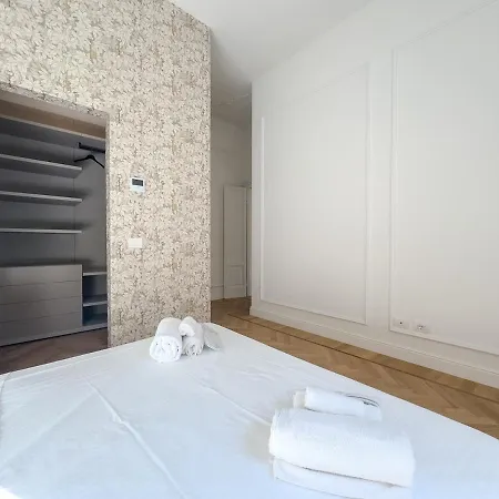 Design & Comfort In Porta Romana ميلان