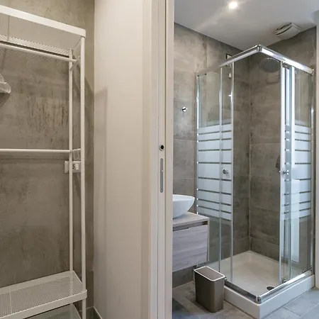 Apartment Joivy Modern With Balcony Near