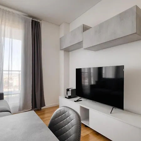 Giaxtower Gym & Pool Skyline View Milán