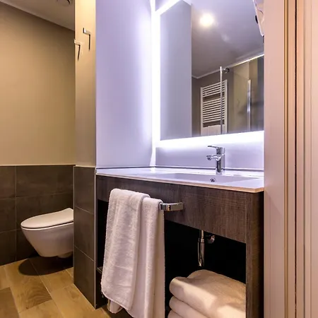 43 Station 3* Milano