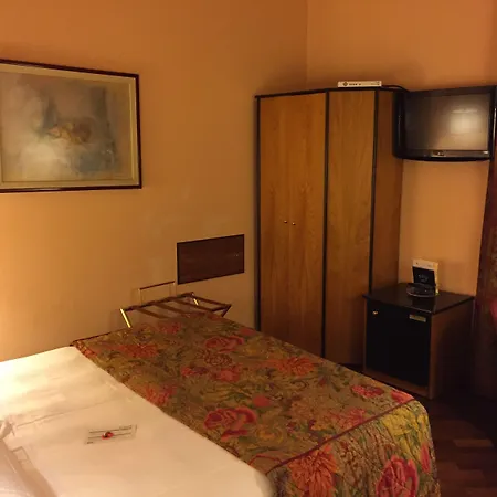 Regina 4* Milánó