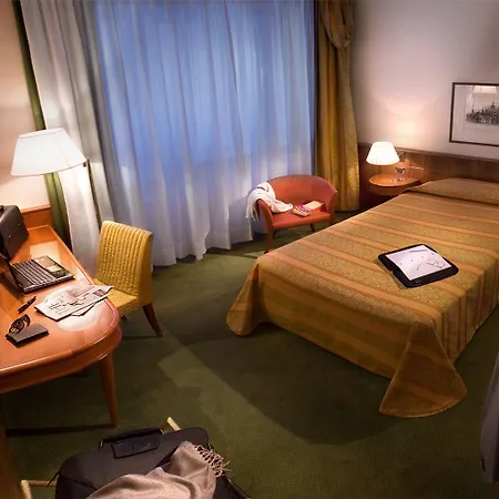 卡沃尔酒店 米兰