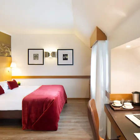 Starhotels Tourist Szálloda 4*