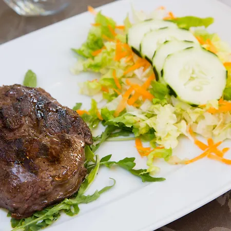 Western Madison Hotel 4*