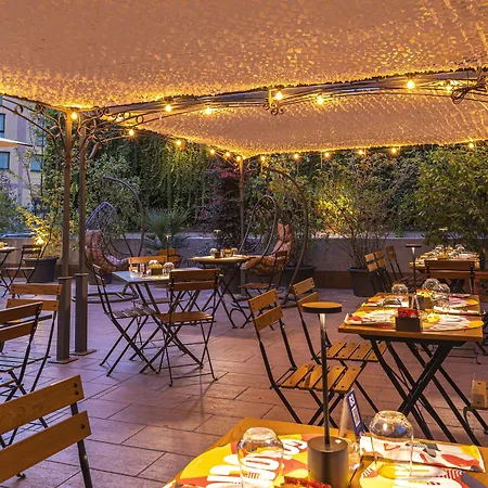 Szálloda Leonardo Center