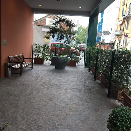 Blaise & Francis 4* Milano