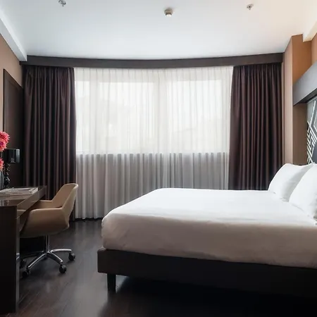 Crowne Plaza By Ihg Hotel