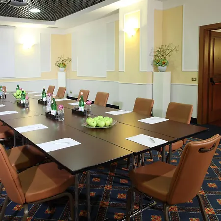 Отель Starhotels Business Palace 4*