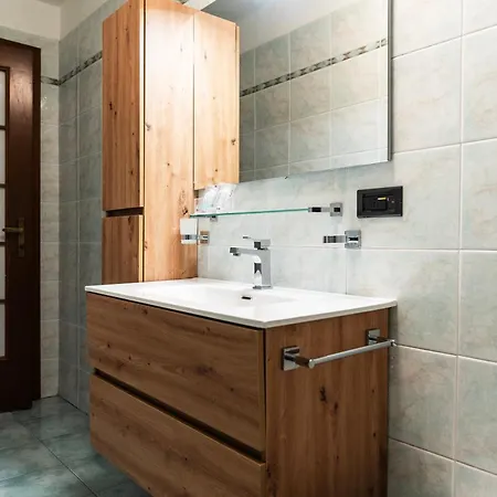 Apartman Youhosty - Secret Garden Milánó