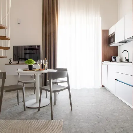 The Vertical House - Elegant Refuge On Two Floors Apartman