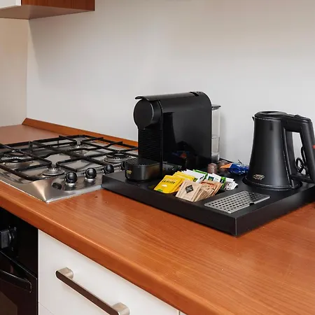 Apartmán Stylish Two-bedroom Near Fiera Exhibition Area Just Minutes From Wagner Metro Station Red Line M1 *