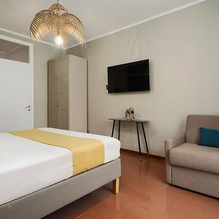 Apartmán Stylish Two-bedroom Near Fiera Exhibition Area Just Minutes From Wagner Metro Station Red Line M1 Milán