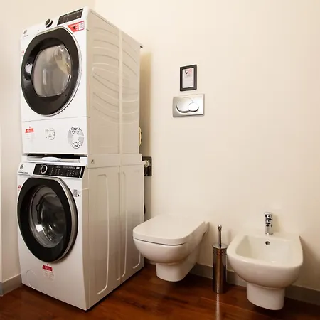 Luxury House In Pietrasanta 120 Mq شقة ميلان