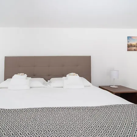 The Vertical House - Elegant Refuge On Two Floors * Milánó