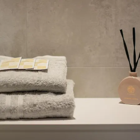 The Vertical House - Elegant Refuge On Two Floors Apartman