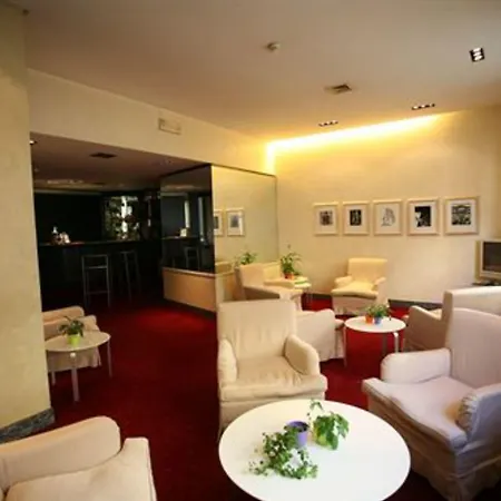 Club Hotel 3*