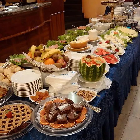 莫肯巴国王酒店 4*