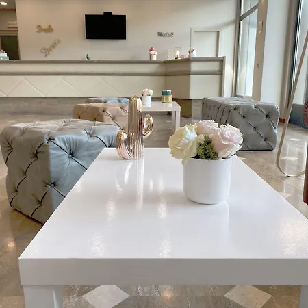 & Contessa Jolanda Aparthotel Milan