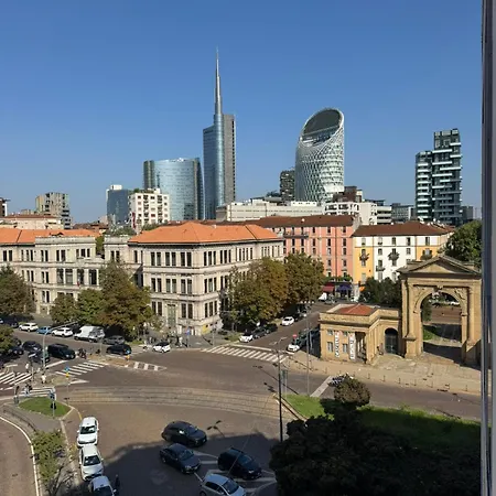 The Tower House - * Milán