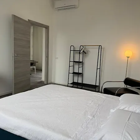 Elegant Two-room 5 Minutes From Cathedral Apartment