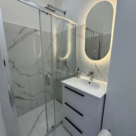 Elegant Two-room 5 Minutes From Cathedral Milan