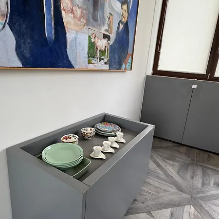 Elegant Two-room 5 Minutes From Cathedral Apartment *