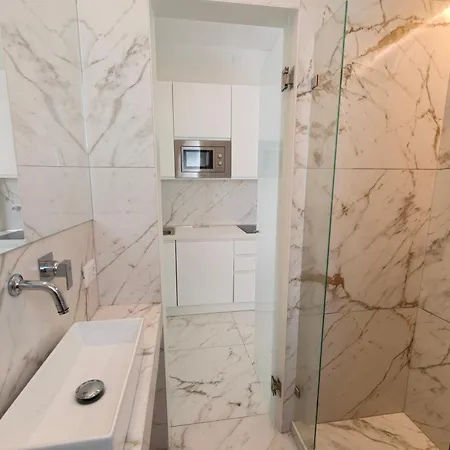 Design In Milan, Metro, Ac And Wifi Apartman