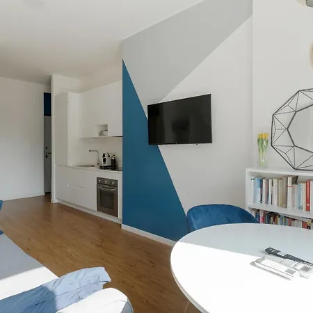 Guesthost - M2 Sant'agostino Bright Apartment Mailand