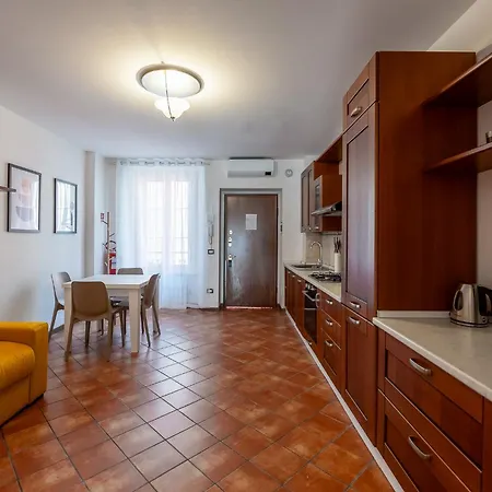 Lägenhet Spacious At 5 Min Walk From Station *