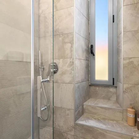 A Stone's Throw From - Balcony - Ac * Milano