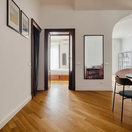 Your Sunny Getaway In Porta Venezia Dist... Apartament *