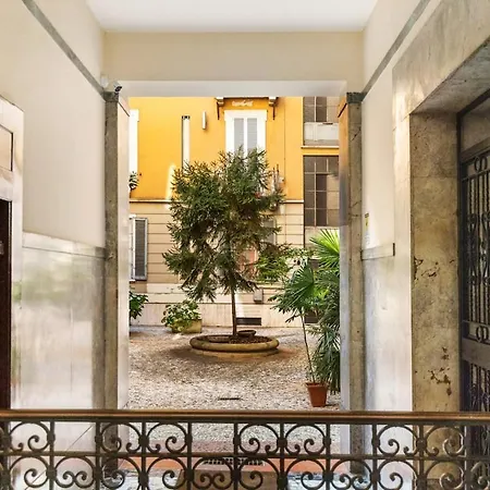 A Stone's Throw From - Balcony - Ac Milano