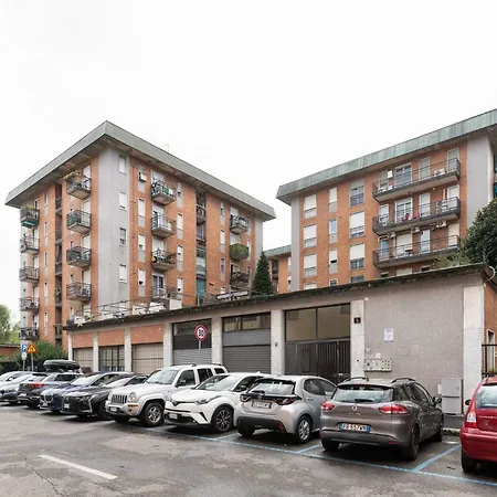 Guesthost - Dergano M3 Bright