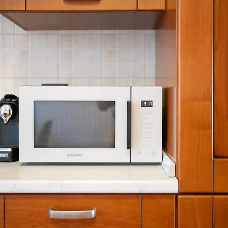 Lägenhet Spacious At 5 Min Walk From Station