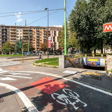 Stayeasy Bernina - Design Loft, Metro And Free Parking Daire