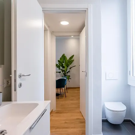 Lejlighed Design apt 4min to Metro, 15min Centrale, 25min Duomo *