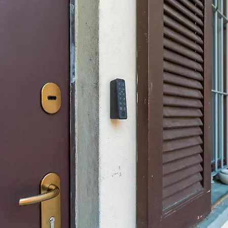 Spacious At 5 Min Walk From Station Lägenhet Milano