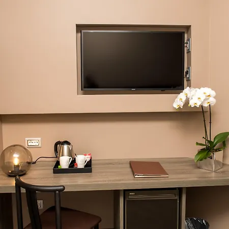 Mentana, By R Collection 4*