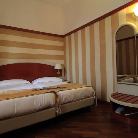 Metro Hotel
