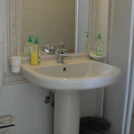 كينيدي * ميلان