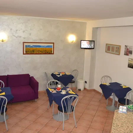 Iride Stazione Lambrate Citta Studi מלון 2*