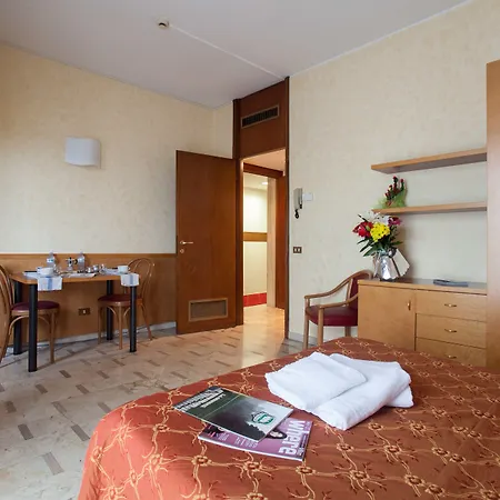 Apartahotel Ih Argonne Park 3*