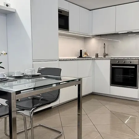 Modern Near Corso Buenos Aires Lima Porta Venezia Metro 아파트 *