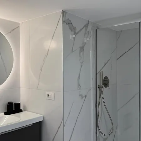 Modern Near Corso Buenos Aires Lima Porta Venezia Metro 아파트