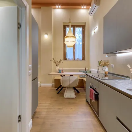 Apartment M1-m2 Modern Loft Just A Stone's Throw From The Metro *