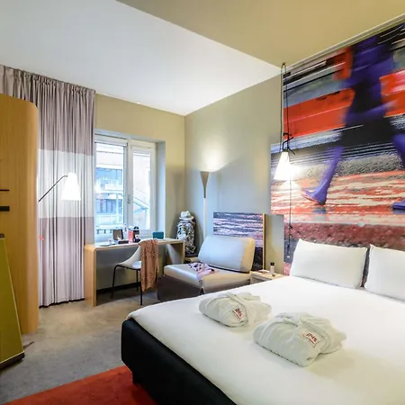 Ibis Centro Hotel 3*