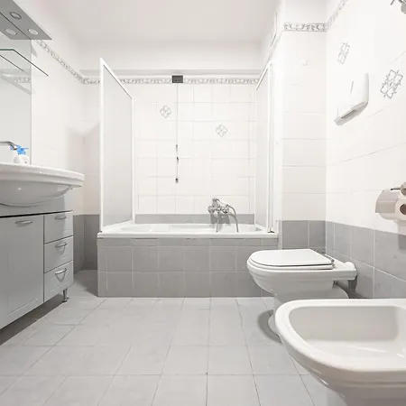 Corso San Gottardo - Darsena Flat * Милан