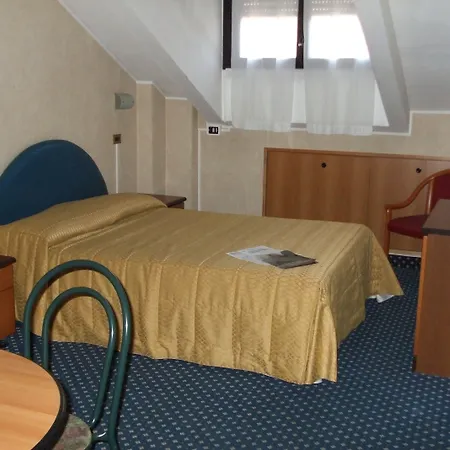 Lepontina Lejlighedshotel 4*